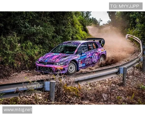 激情四溢球场瞬间尽收眼底，全面直播带你领略赛场每一刻精彩瞬间