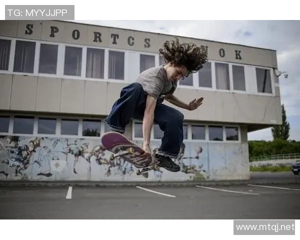 刘敏亲述滑板技巧与心得体会助你轻松入门滑板世界