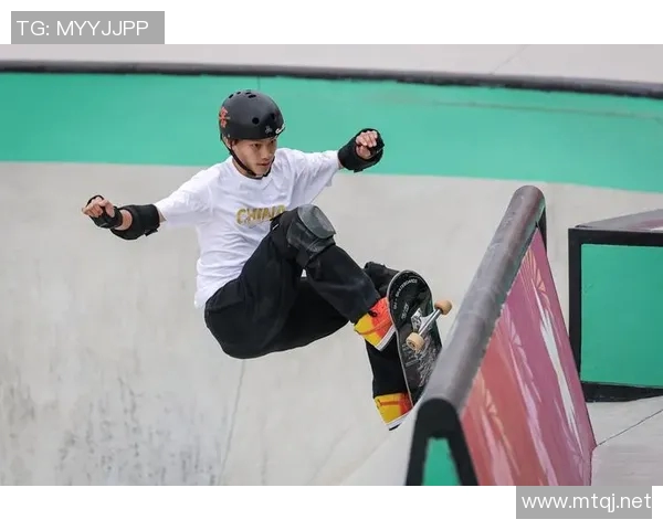 成都滑板队的包夹战术解析与滑板文化的深度融合探讨